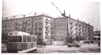 Строительство дома Московская, 35. 1960 год. Фотография из газеты "Вечерний Свердловск" (прислано пользователем: Modelier)